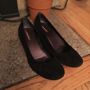 PRADA round toe suede kitten heel